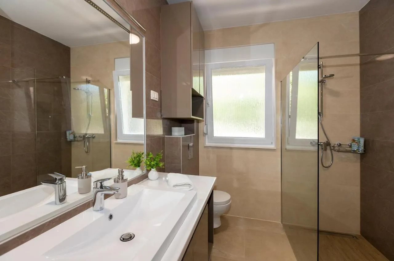 Villa Karmen Kastel Stari