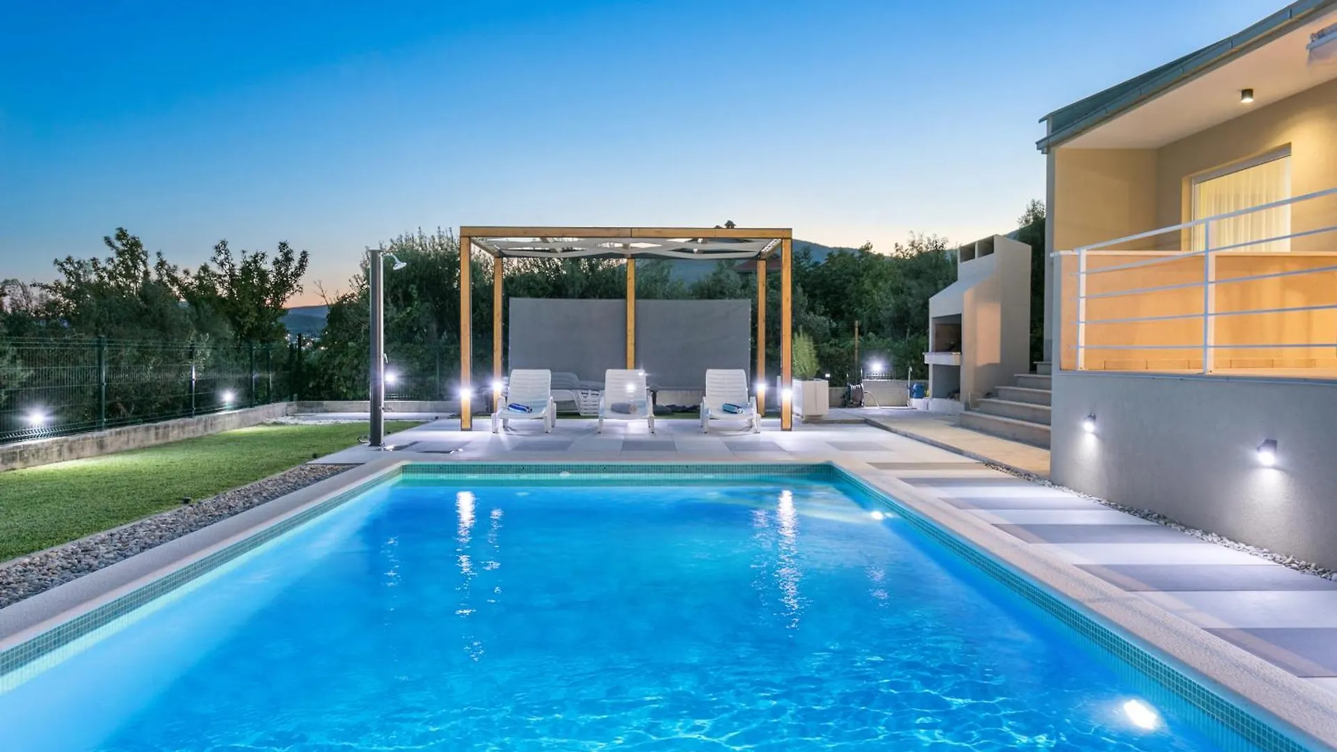 Villa Karmen Kastel Stari Croatia